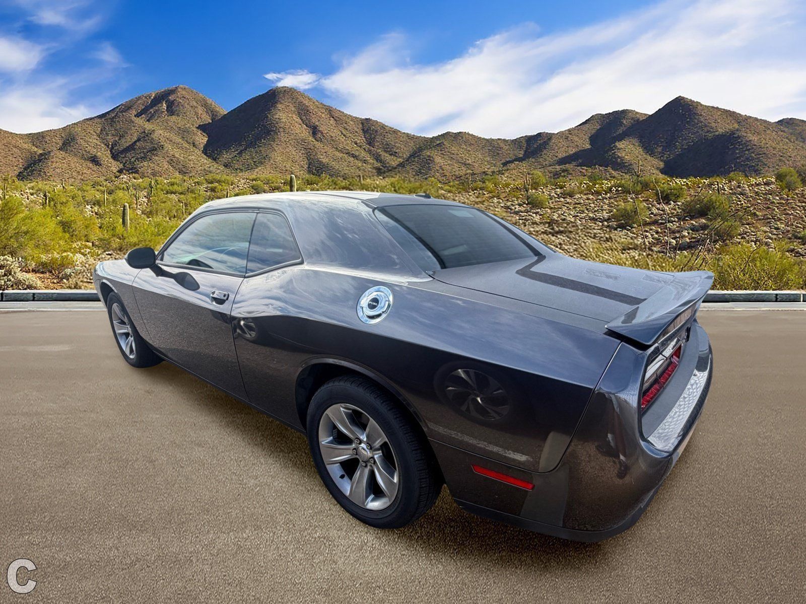 Used 2020 Dodge Challenger SXT RWD image 3