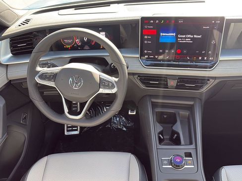 New 2026 Volkswagen Tiguan SE R-Line image 9