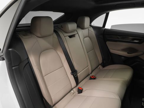 New 2025 Porsche Macan Turbo Electric image 32