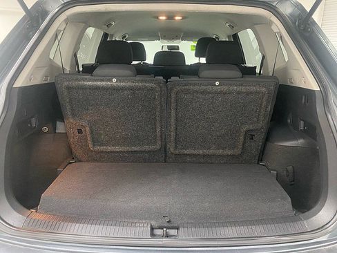 Used 2020 Volkswagen Tiguan S image 14