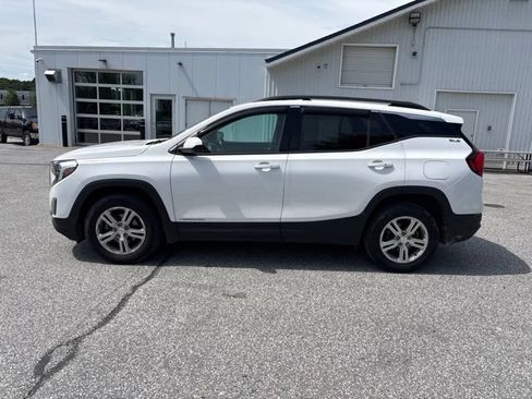 Used 2020 GMC Terrain SLE w/ Driver Convenience Package AWD/4WD image 2