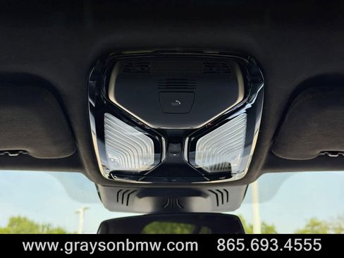 Used 2022 BMW X5 M AWD/4WD image 32