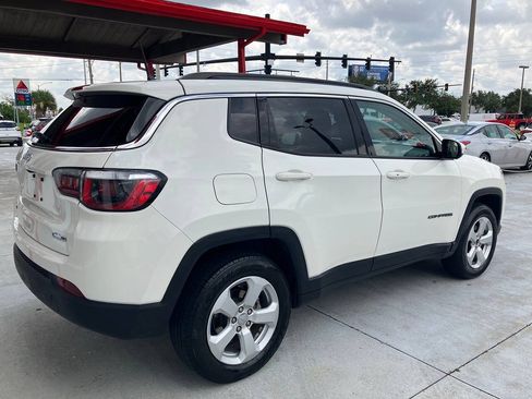 Used 2018 Jeep Compass Latitude w/ Popular Equipment Group AWD/4WD image 12