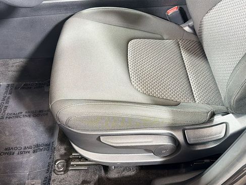 Used 2025 Kia Sportage LX image 19