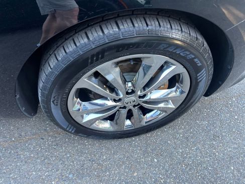 Used 2016 Kia Sedona SX Limited FWD image 11
