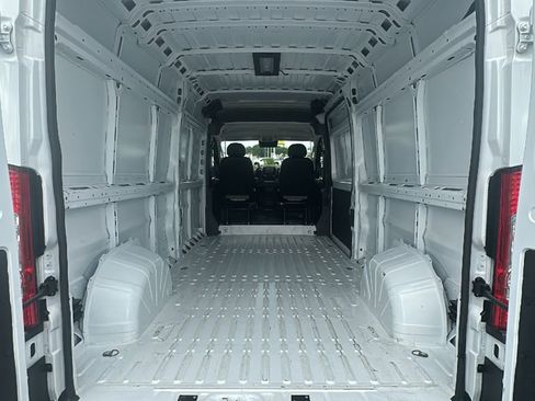 Used 2026 RAM ProMaster 2500 w/ Convenience Group FWD image 34