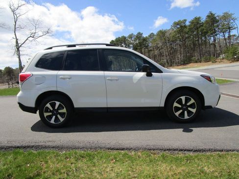 Used 2018 Subaru Forester 2.5i w/ Alloy Wheel Package AWD/4WD image 5