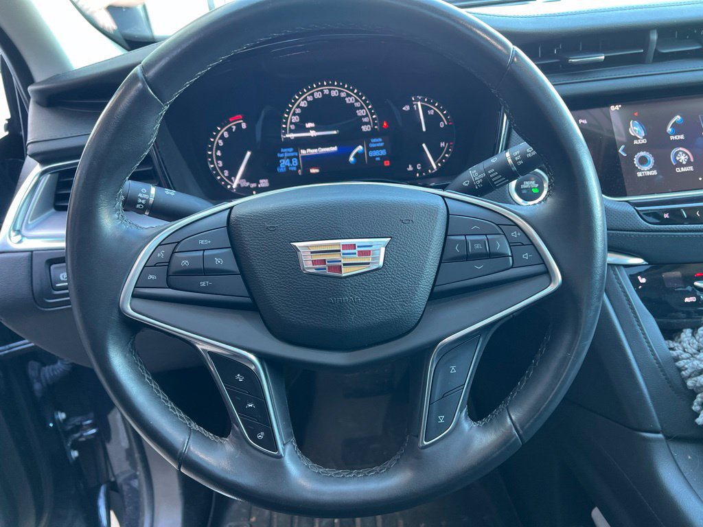 Used 2017 Cadillac XT5 Luxury w/ Driver Awareness Package FWD image 8