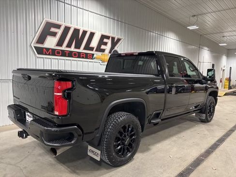 Used 2025 Chevrolet Silverado 2500 High Country w/ Midnight Edition AWD/4WD image 11
