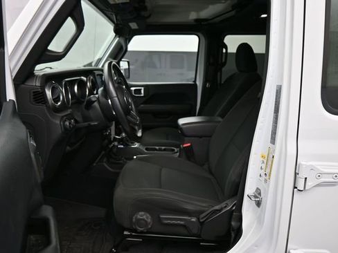 Used 2018 Jeep Wrangler Unlimited Sahara image 20