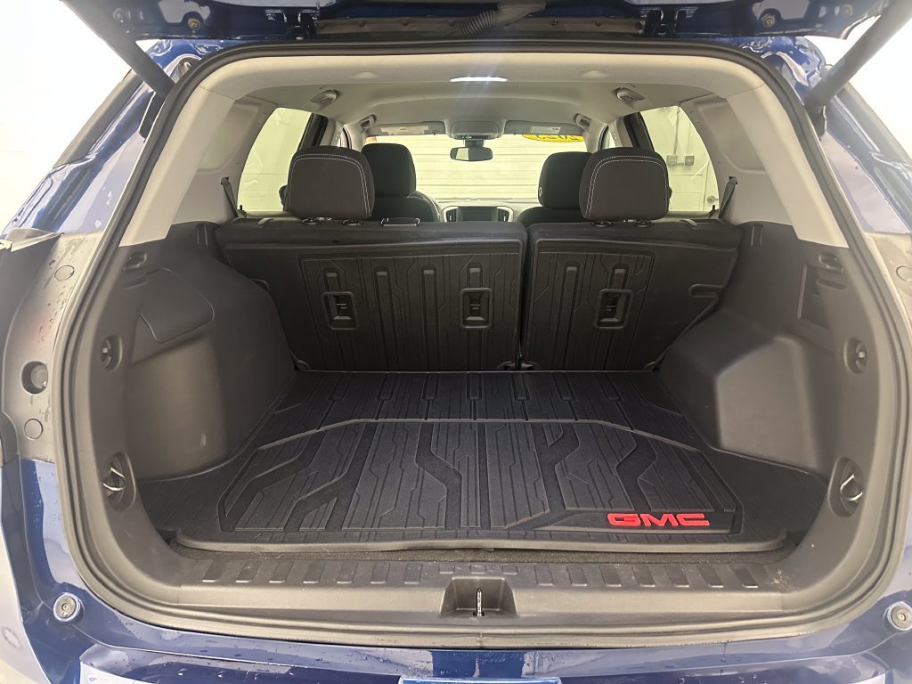 Used 2023 GMC Terrain SLE w/ Driver Convenience Package FWD image 25