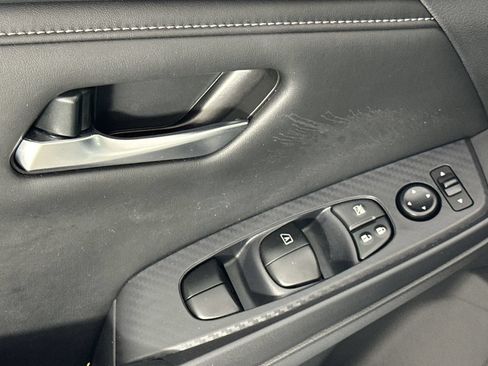 Used 2023 Nissan Sentra SV FWD image 13