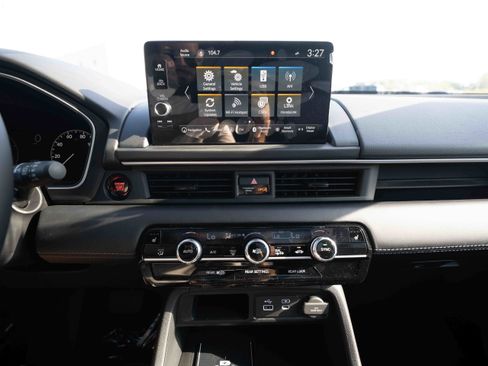 New 2025 Honda Pilot Touring image 17