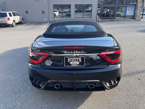 Used 2018 Maserati GranTurismo MC image 11