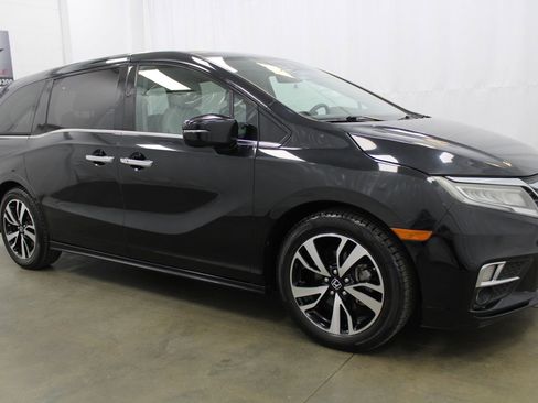 Used 2018 Honda Odyssey Elite image 3