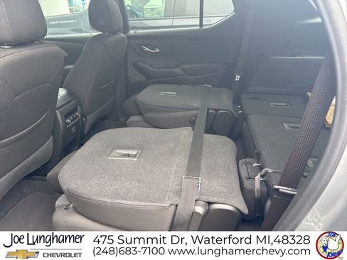 Used 2023 Chevrolet Traverse LT image 16