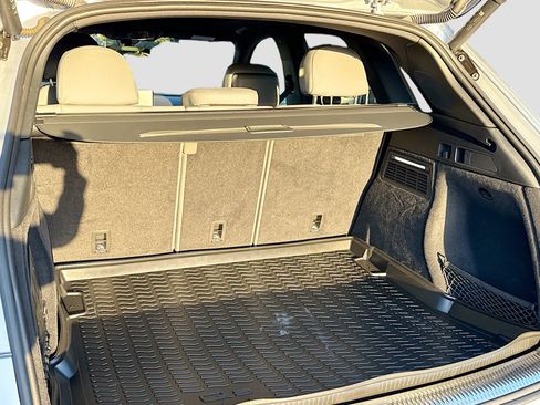 Used 2025 Audi SQ5 Premium Plus image 12