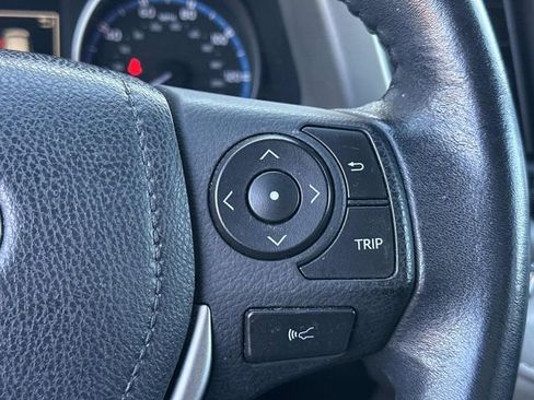 Used 2018 Toyota RAV4 XLE image 19