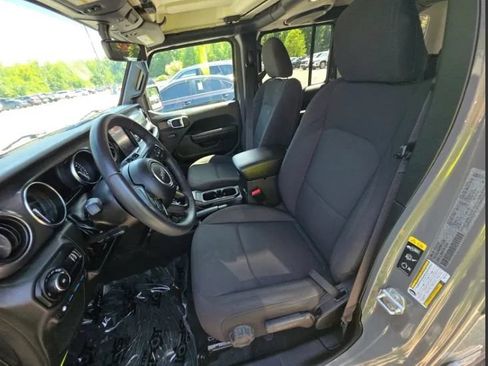Used 2023 Jeep Wrangler Unlimited w/ 8.4" Radio Group AWD/4WD image 5