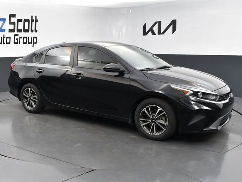 Certified 2022 Kia Forte LXS FWD image 7