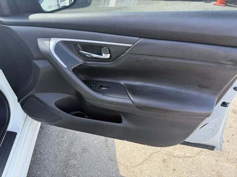 Used 2015 Nissan Altima 2.5 S w/ Sport Value Package FWD image 12