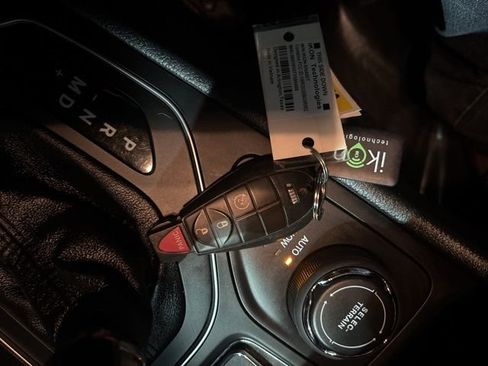 Used 2022 Jeep Cherokee Latitude w/ Sun & Sound Group image 44