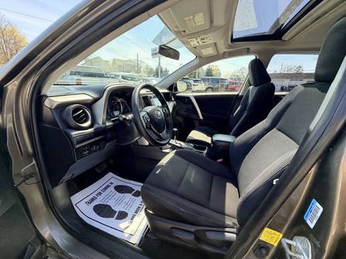 Used 2013 Toyota RAV4 XLE AWD/4WD image 29