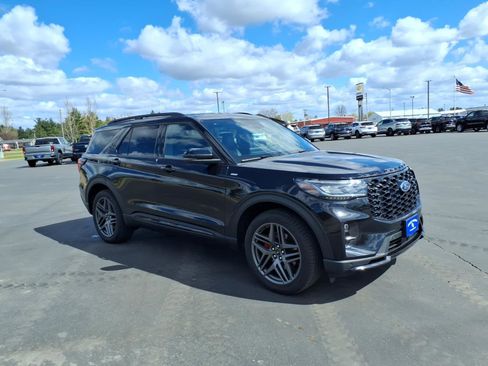Used 2025 Ford Explorer ST-Line w/ Premium Package AWD/4WD image 8