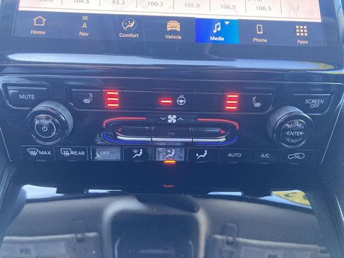 Used 2023 Jeep Grand Cherokee 4WD 4xe image 21