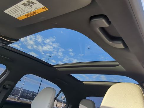 Used 2022 Mercedes-Benz C 300 Sedan image 16