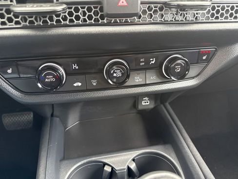 Certified 2024 Honda HR-V Sport image 32