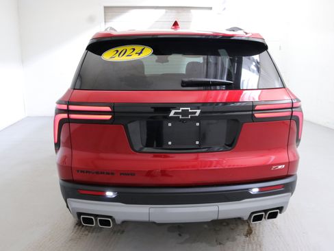 Used 2024 Chevrolet Traverse Z71 image 8