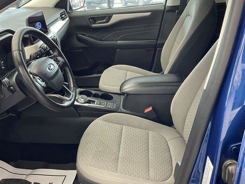 Used 2022 Ford Escape SE w/ Cold Weather Package AWD/4WD image 8