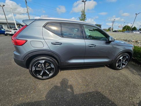 Used 2019 Volvo XC40 T5 Momentum image 8