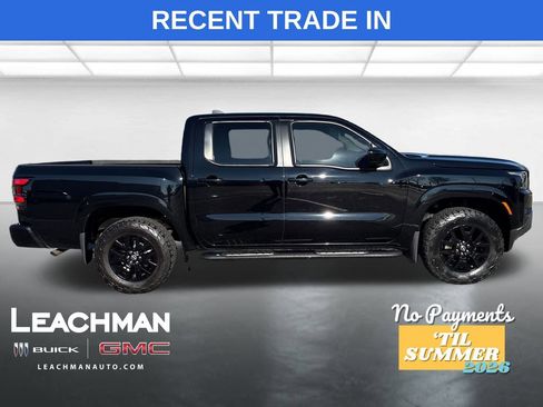 Used 2023 Nissan Frontier SV image 2