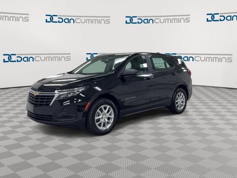 Used 2024 Chevrolet Equinox LS FWD image 4