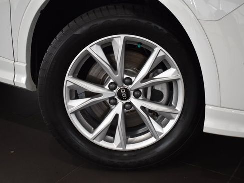 Used 2023 Audi Q3 2.0T Premium w/ Convenience Package AWD/4WD image 2
