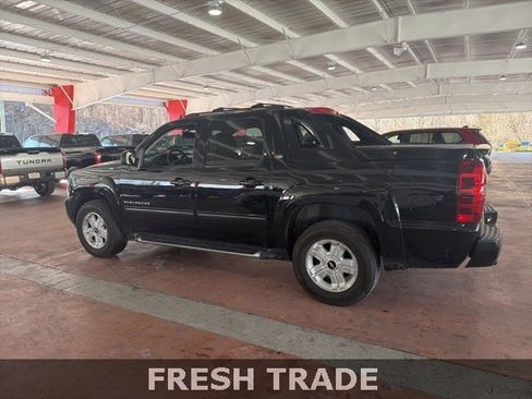 Used 2012 Chevrolet Avalanche LT w/ Suspension Package, Off-Road image 4
