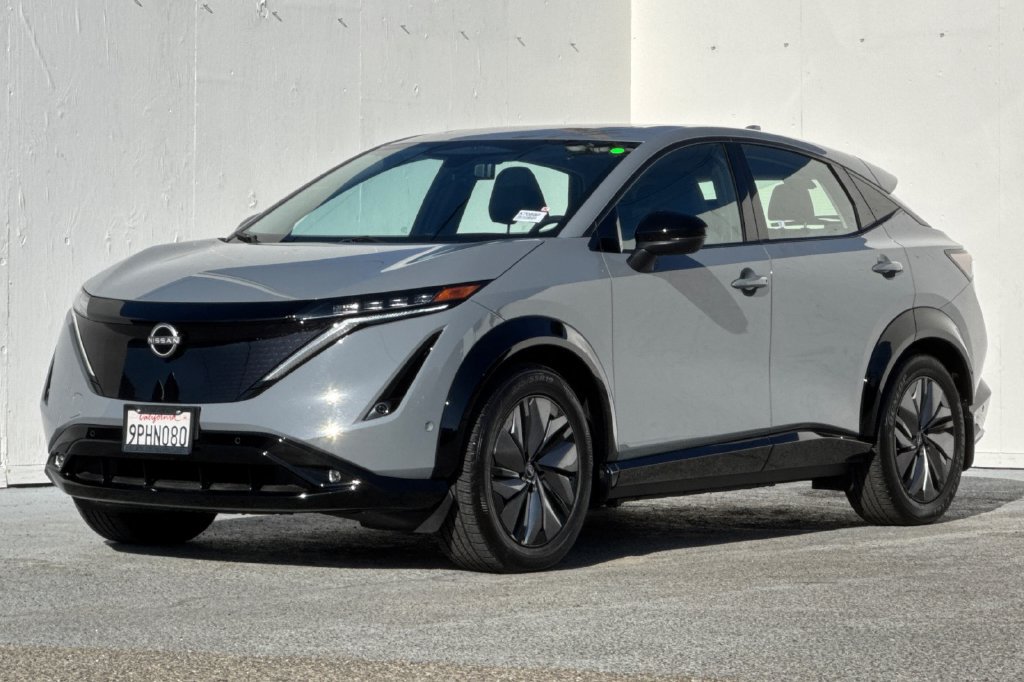 Used 2024 Nissan Ariya AWD image 7
