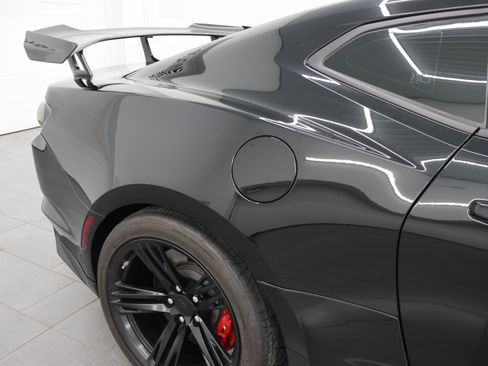 Used 2019 Chevrolet Camaro ZL1 RWD image 26