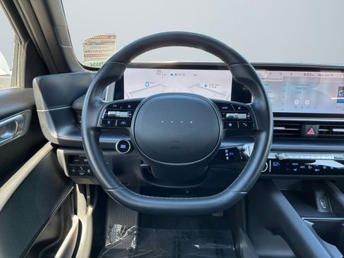 Used 2024 Hyundai Ioniq 6 SE RWD image 11
