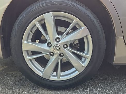 Used 2013 Nissan Altima 2.5 SV FWD image 10
