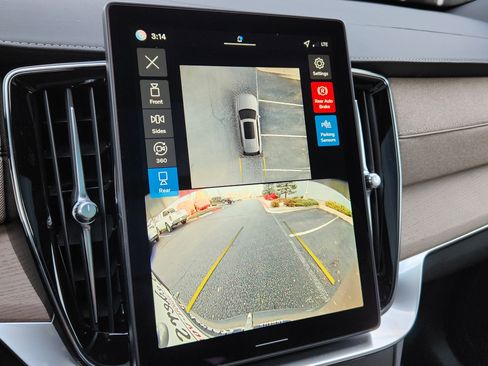 New 2026 Volvo XC90 T8 Plus w/ Protection Package Premier image 11