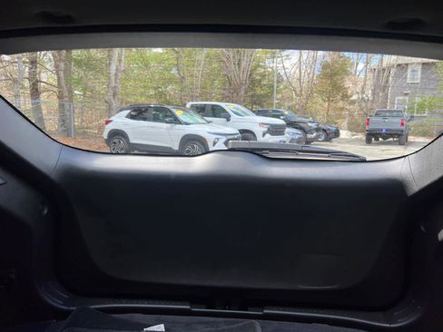 Certified 2024 Chevrolet Trax RS w/ Driver Confidence Package image 37