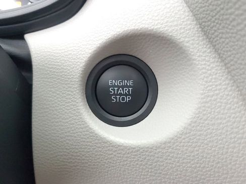 Used 2024 Toyota Corolla Cross LE FWD image 31