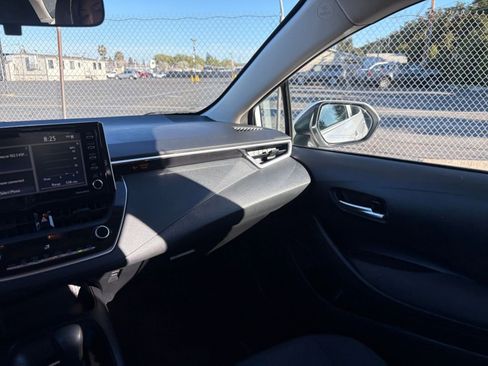 Used 2021 Toyota Corolla LE w/ Carpet Mat Package (TMS) image 33