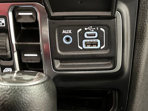 Used 2024 Jeep Wrangler Unlimited Sahara AWD/4WD image 50