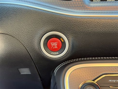 Used 2015 Dodge Challenger SRT Hellcat image 28