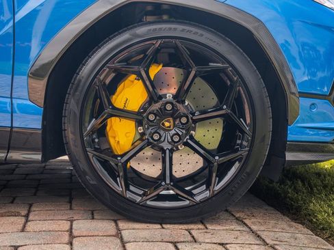 Used 2024 Lamborghini Urus Performante AWD/4WD image 14