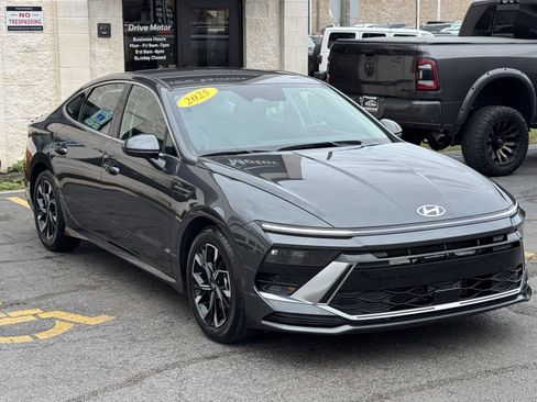 Used 2025 Hyundai Sonata SEL AWD/4WD image 16